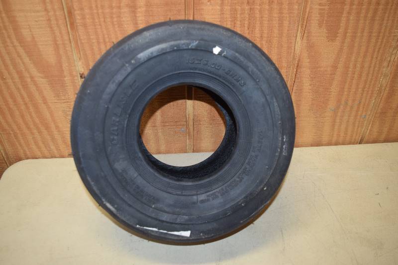 lot 479 image: Carlisle Smooth Tire