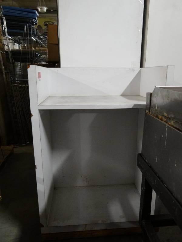 lot 9275 image: Tray Return Box