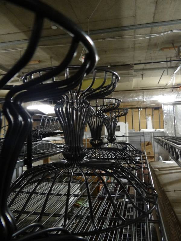 lot 9287 image: Wire Shelf 4 Shelves Adjustable, 4 Wire Baskets