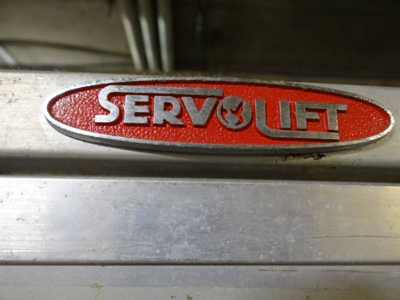 lot 9314 image: Servolift Warm Box on Casters