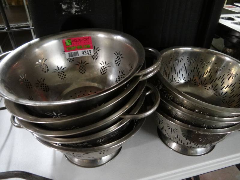 lot 9342 image: Stack of 8 Decorative Colanders