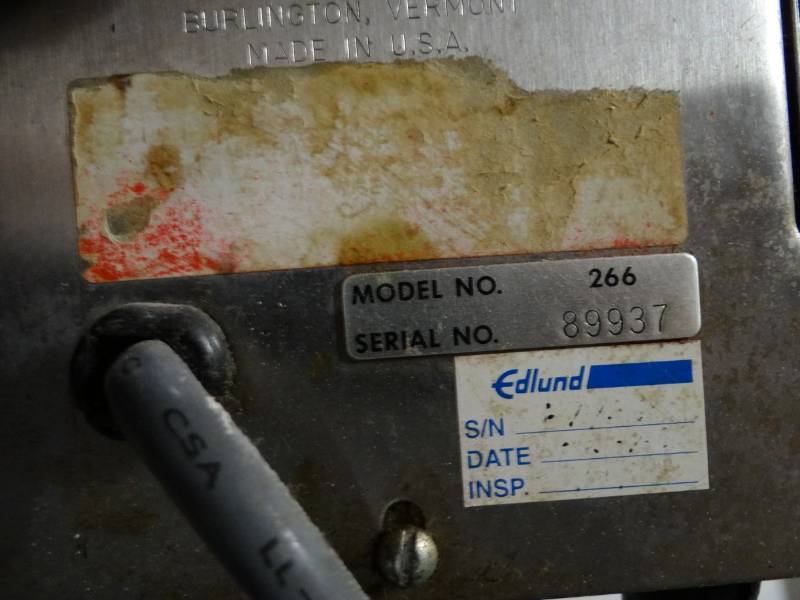 lot 9343 image: Electric Can Opener Model # 266