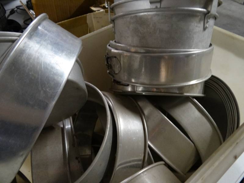 lot 9353 image: Box of Springform Cake Pans