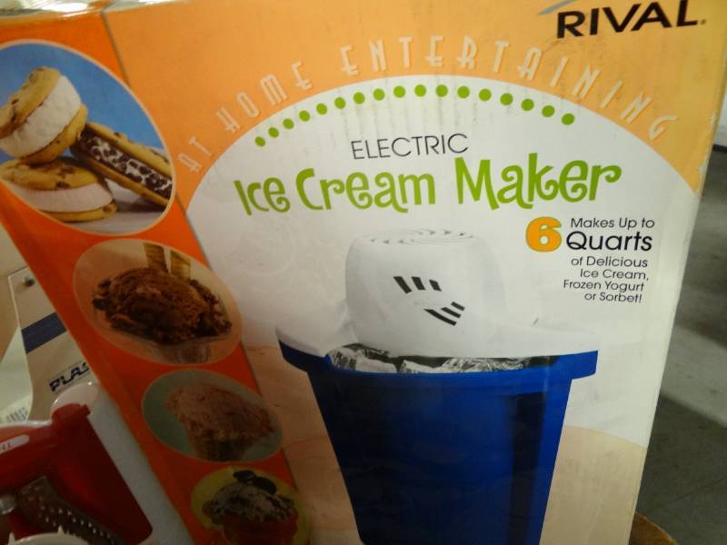 lot 9376 image: Ice Cream Makers, Plastic Slicer, Cuisinart Popcorn Popper, Large Salad Spinner