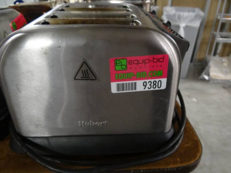 lot 9380 image: Hubert 4 Slot Toaster Model # 92889 120V