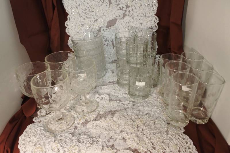 lot 3021 image: Lot of 4 Sets of Different Drinking Glasses and Bowls
