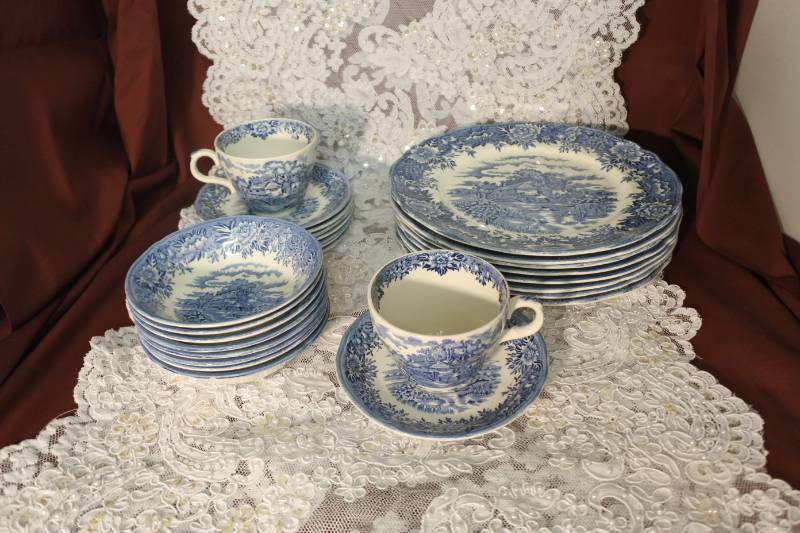 lot 3024 image: English Village by Salem China Dish Set