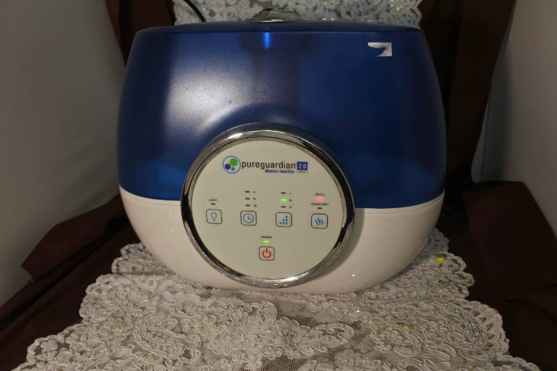 lot 3032 image: PureGuardian - Ultrasonic 2 Gal. Warm and Cool Mist Aromatherapy Humidifier - BlueWhite