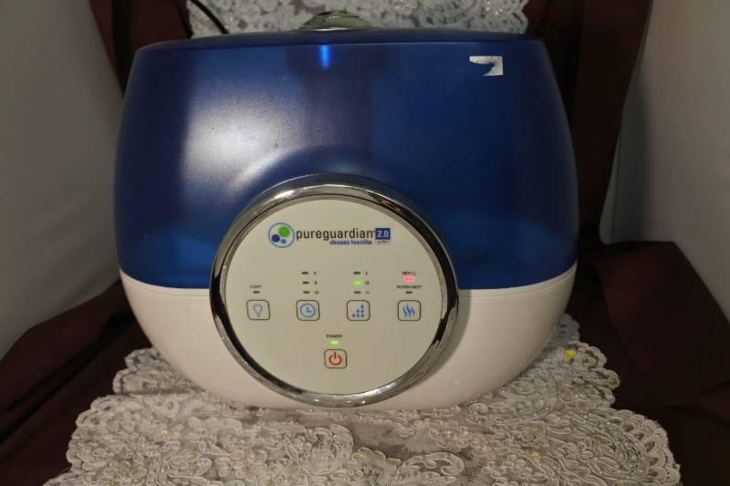 lot 3033 image: PureGuardian - Ultrasonic 2 Gal. Warm and Cool Mist Aromatherapy Humidifier - BlueWhite