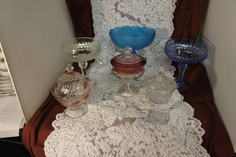lot 3038 image: Diamond Cut Glass Assortment and Fruit Decor Candy Dishes