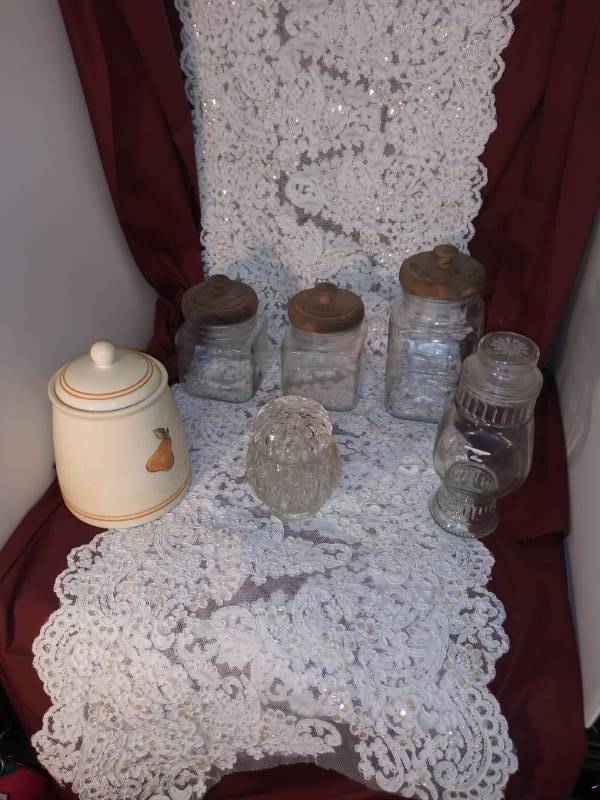 lot 3045 image: Cannister Set and Kitchen Jar Lot