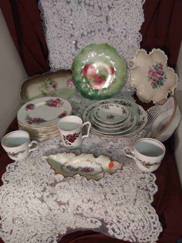 lot 3050 image: Assortment of China