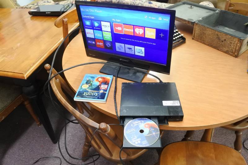 lot 3058 image: Sony DVD Player (TV not included)