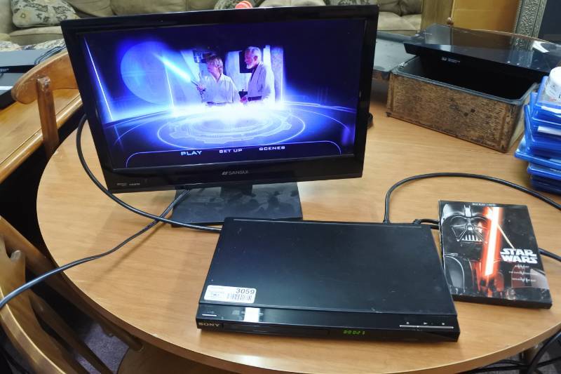 lot 3059 image: Sony DVD Player (TV not included)