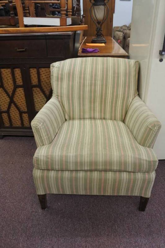 lot 3066 image: Vintage Chair