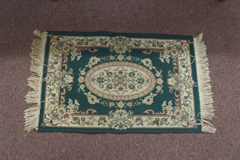 lot 3083 image: The American Alternative - Sheridan Emerald Polynaise Rug