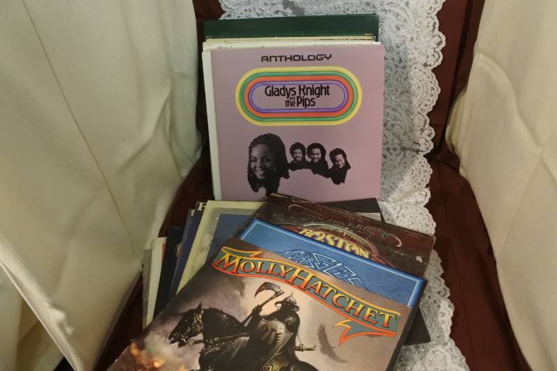 lot 3086 image: Wonderful Assortment of Records