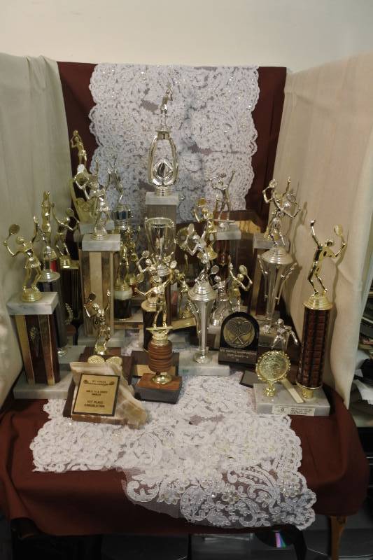 lot 3106 image: Large Assortment of Trophies
