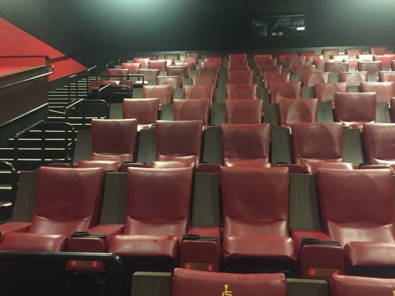 lot 105 image: VIP Cinema Next Gen 2 Theater Chair - Right armrest