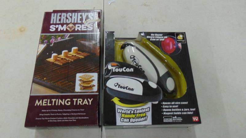 lot 7293 image: Can opener - Smores tray