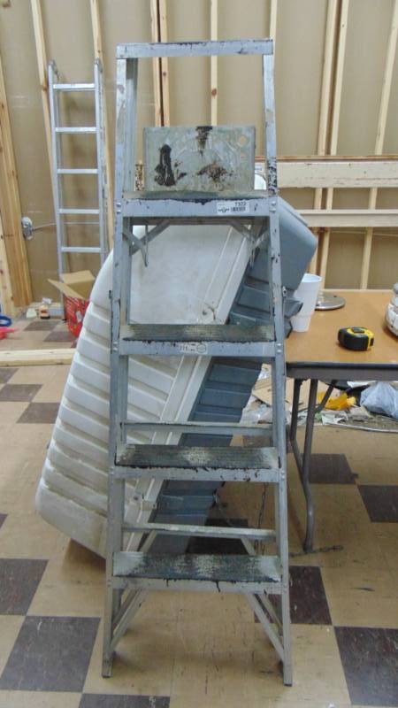 lot 7322 image: Keller commercial step ladder