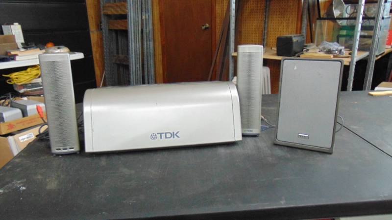 lot 7368 image: TDK computer speaker system