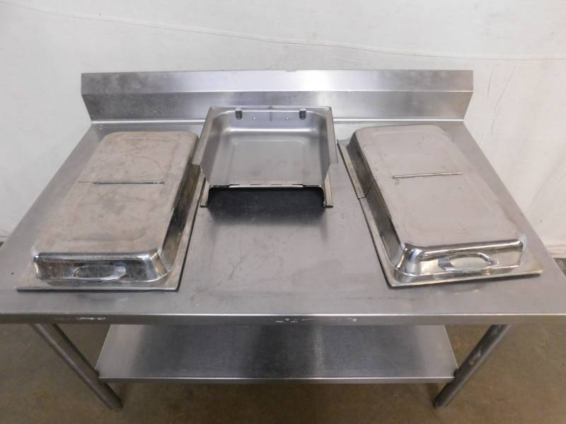 lot 2555 image: 3 Clamshell Lids for Chafers