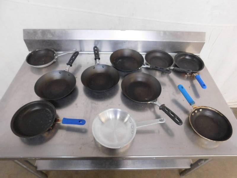 lot 2566 image: 10 Skillets