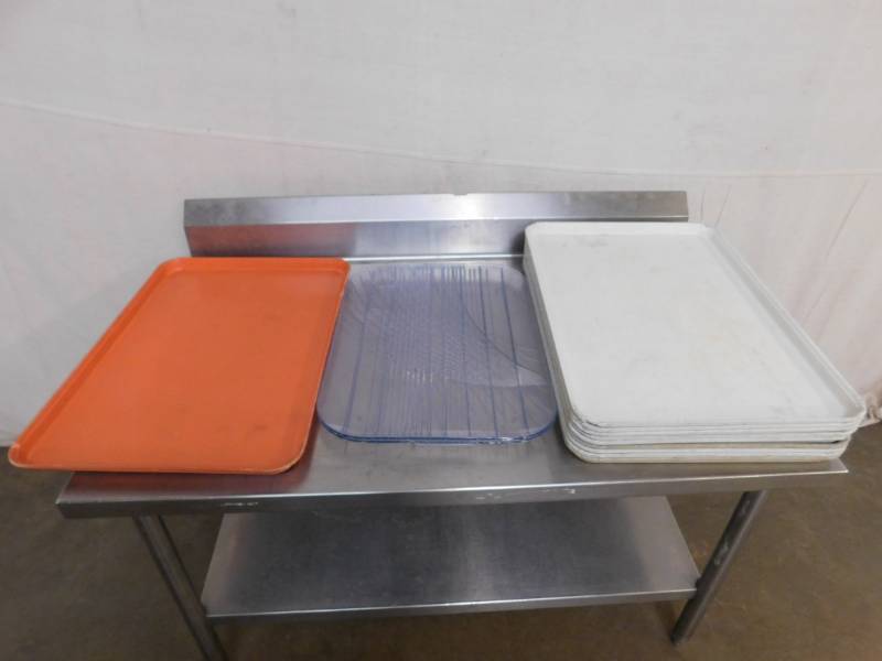 lot 2567 image: 12 Assorted Trays