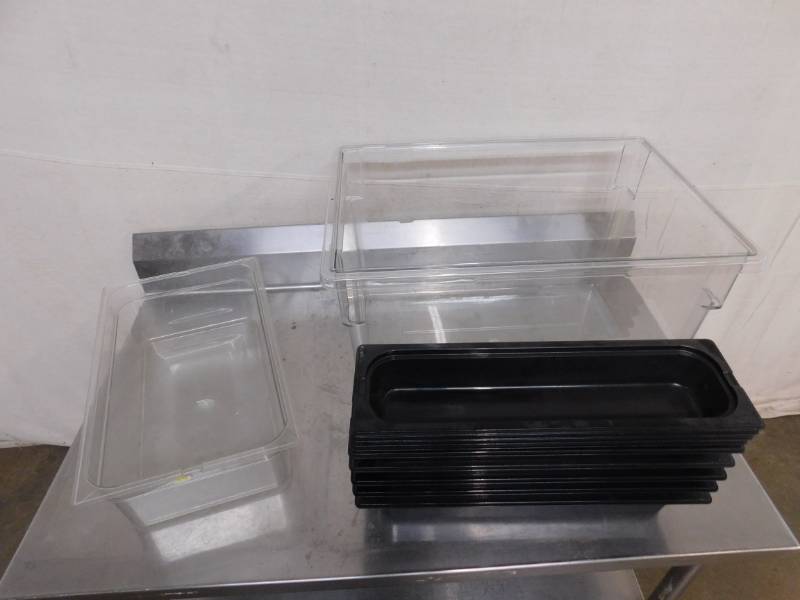 lot 2570 image: Cambro and Next Day Gormet Plastic Containers & 9 Continental Plastic Containers