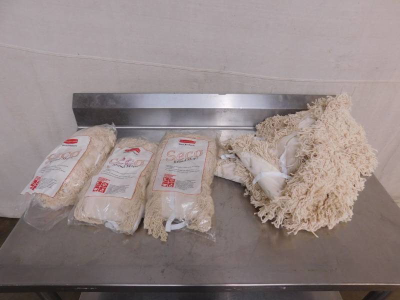 lot 2583 image: Rubbermaid Mop Heads