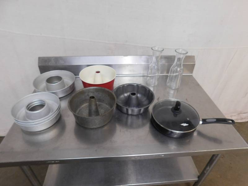 lot 2590 image: Bunt Cake Pans, Water Pitchers and Frying Pan