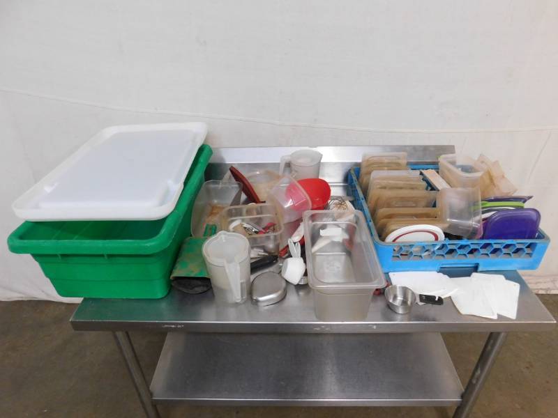 lot 2595 image: Plastic Measuring Cups, Lids, Bus Bin with Lid, Spatulas and Measuring Spoons