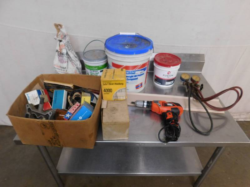 lot 2606 image: Mortor, Grout, Joint Compound & Misc. Hardware