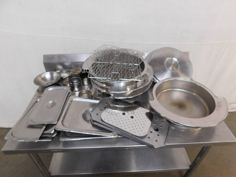 lot 2610 image: 12 Size & 13 Size Pan Lids, Steam Pan Inserts, and Sterno Containers