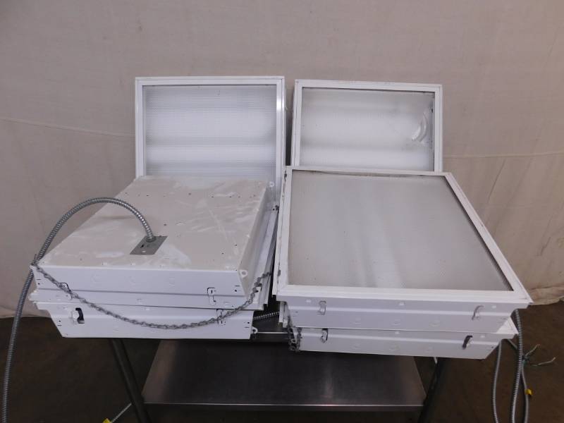 lot 2611 image: 6 Flourescent Box Lights