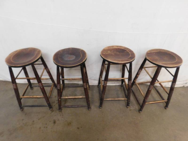 lot 630I image: 4 Wood Bar Stools