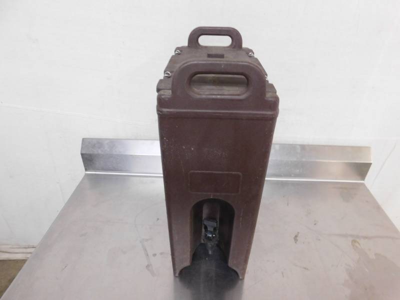 lot 39 image: Cambro Insulated Beverage Dispenser
