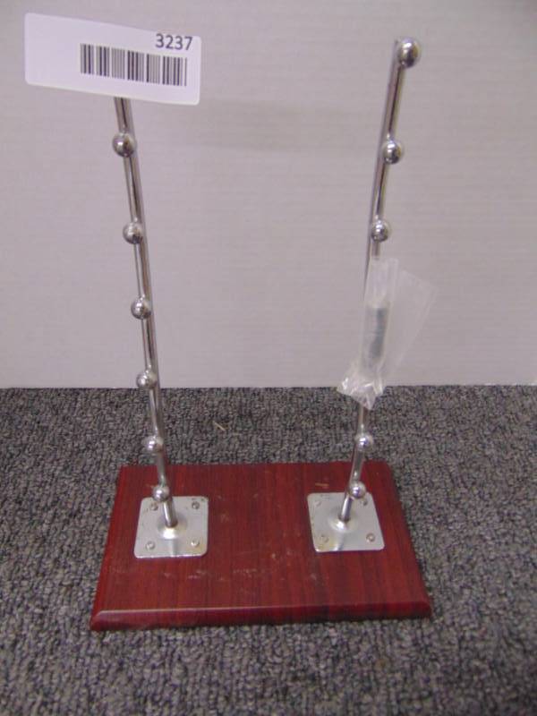 lot 3237 image: Magnetic Knife Display stand