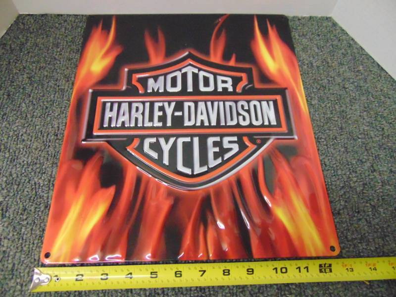 lot 3245 image: Harley Davidson Metal Sign - New