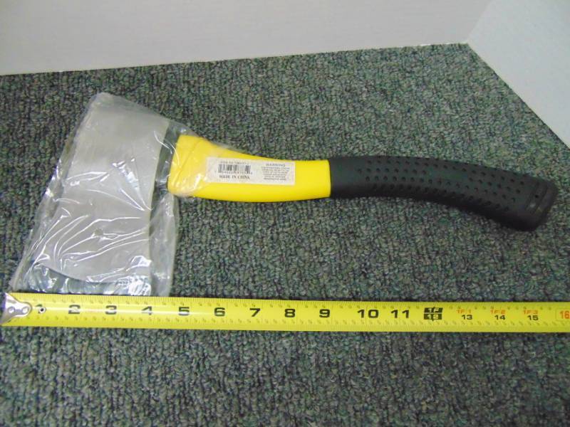 lot 3265 image: Hatchet - New