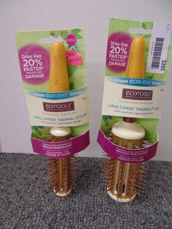 lot 3295 image: Lot of 2 Thermal Styler Hair Brushes - New