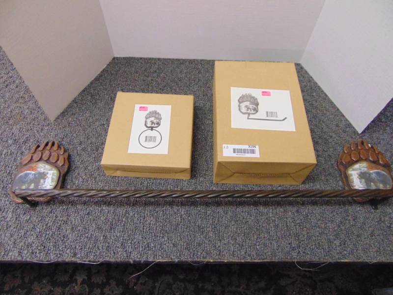 lot 3296 image: Black Bear Towel Rack and Bathroom Set - NIB