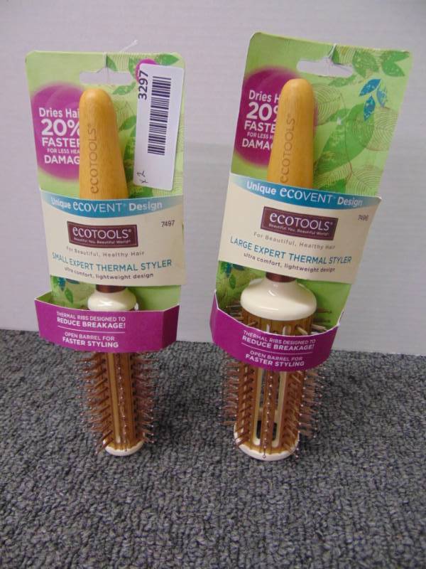 lot 3297 image: Lot of 2 Thermal Styler Hair Brushes - NIB