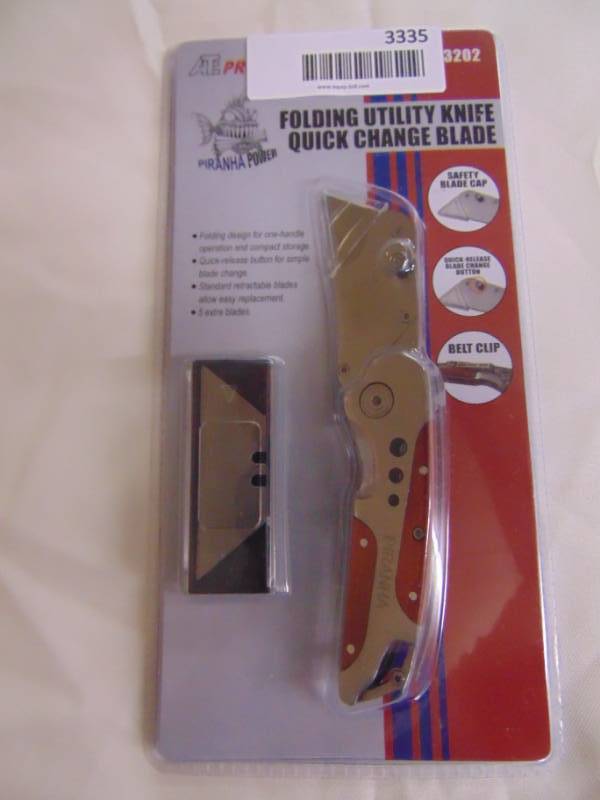 lot 3335 image: Folding Utility Knife - NIP