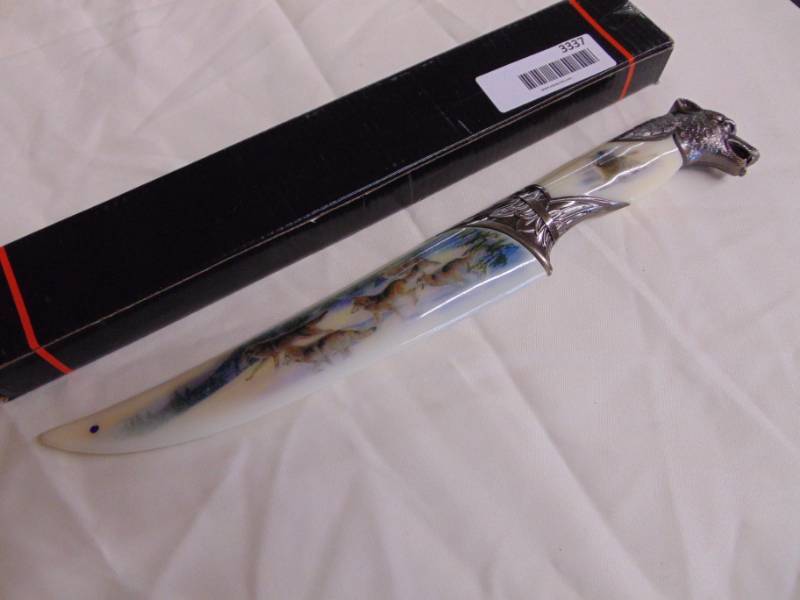 lot 3337 image: 10 Decorative Collectors knife -&nbsp NIB