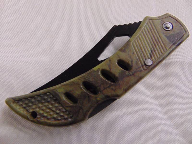 lot 3354 image: Eagle Eye Camo pocket Knife -&nbsp NIB