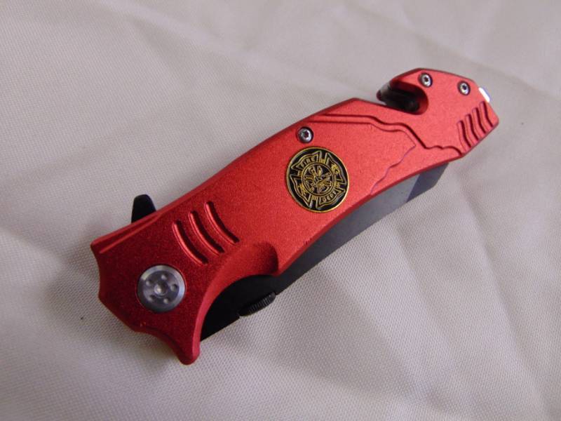 lot 3364 image: Premier Edge - Firefighter Spring Assist Pocket knife -&nbsp NIB