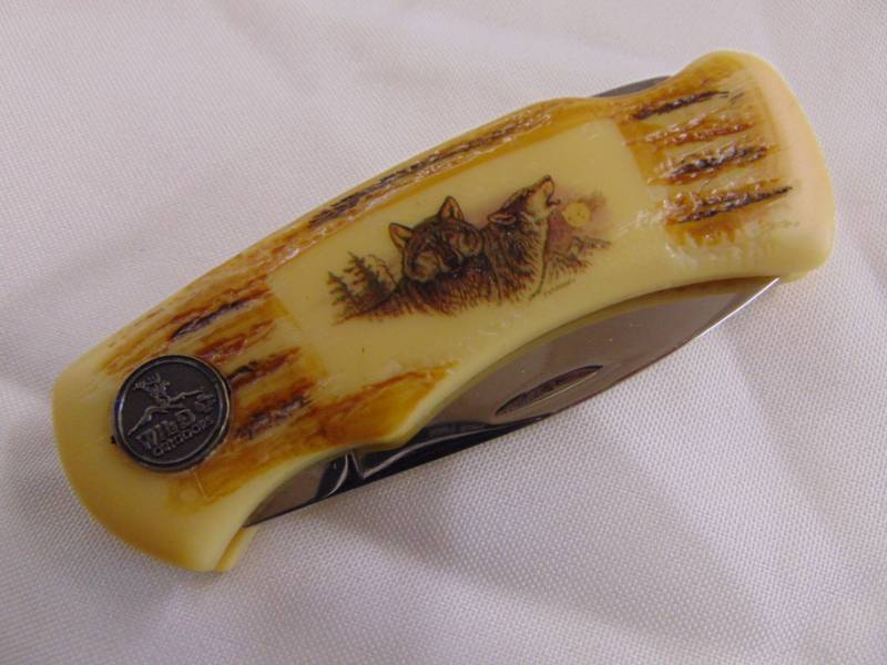 lot 3369 image: Wildlife Series Pocket Knife - Wolf -&nbsp NIB