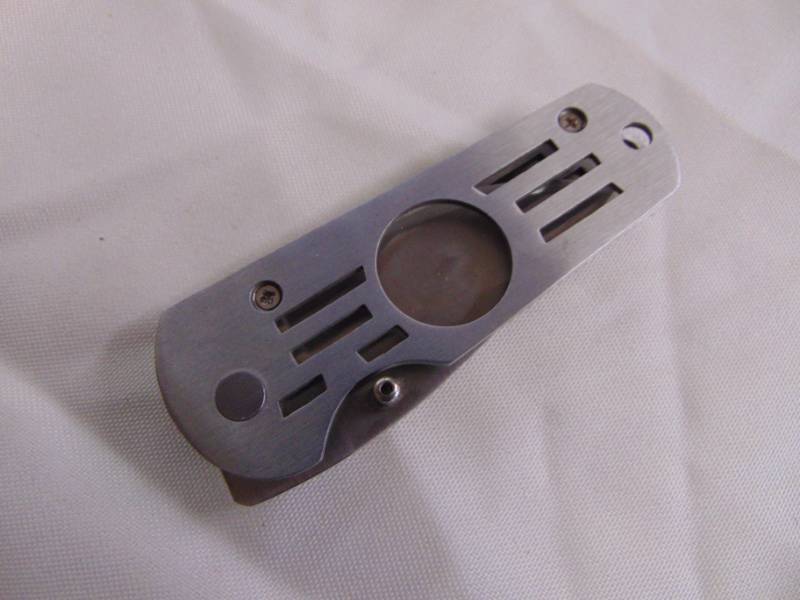 lot 3378 image: Mardi Gras Cigar Cutting Knife In Tin Case -&nbsp NIB